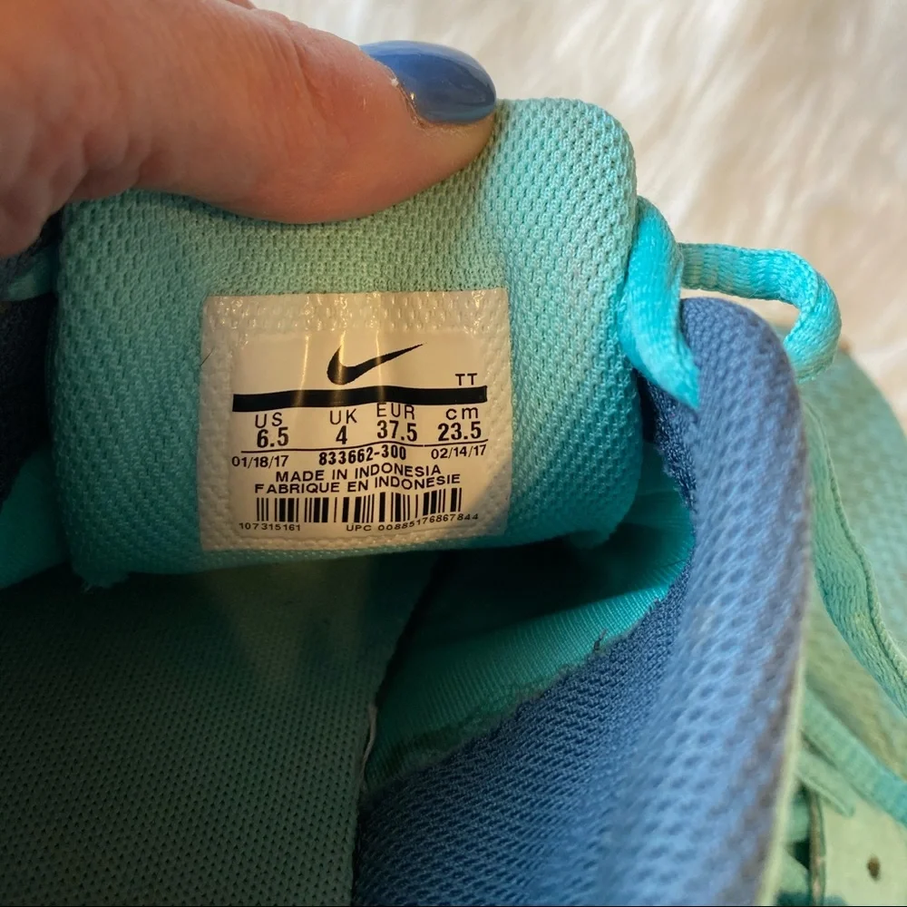 Nike Free Hyper Turquoise Girls Sneaker Size 6 1/2